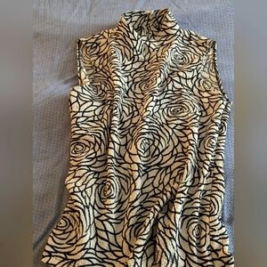 Vintage White & Black Floral Blouse w Keyhole Collared Neck. Zips Up